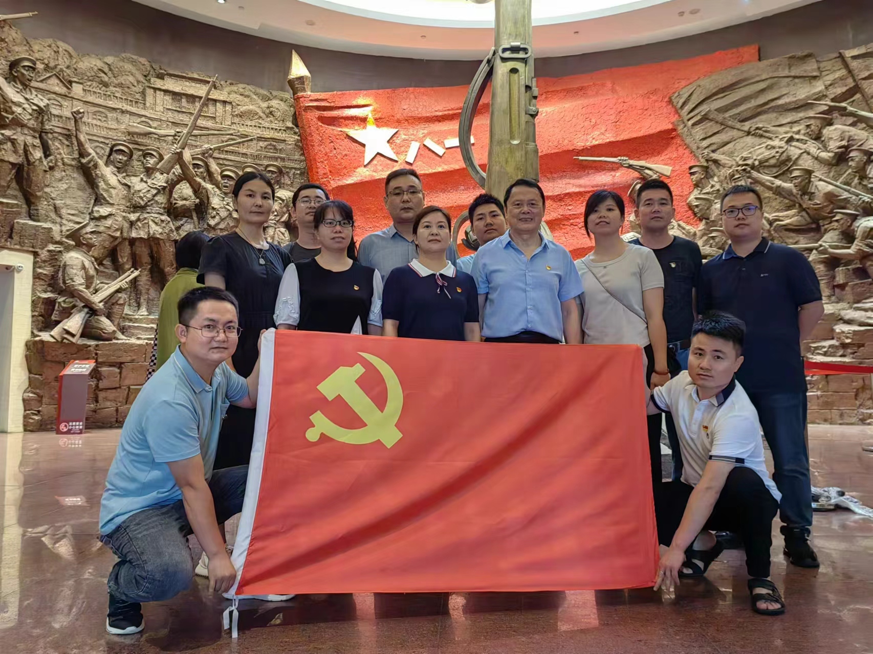 賡續(xù)紅色血脈，傳承建黨精神                                                    ——江西誠建黨支部開展“慶七一，感黨恩，跟黨走”主題黨日活動